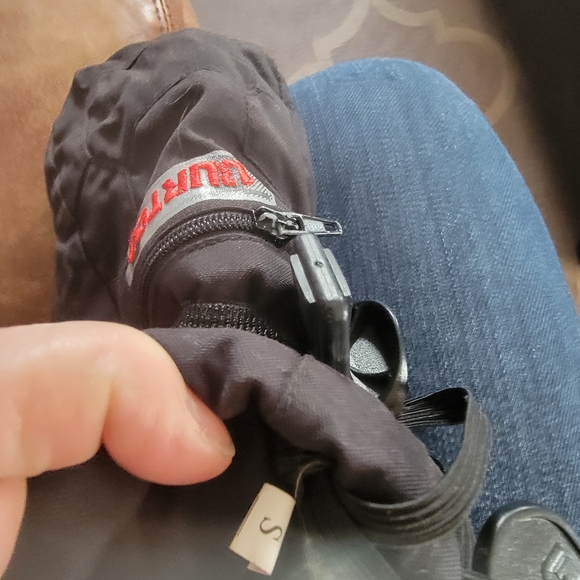 Burton Black Snow Mittens - Picture 2 of 5